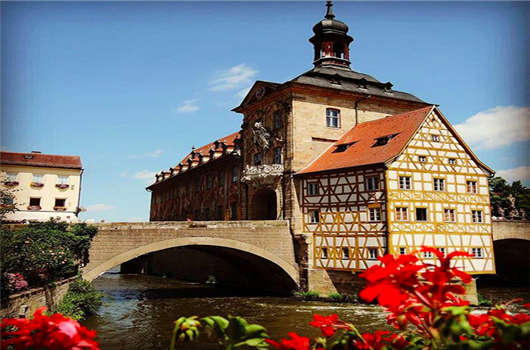 短暫的德國工作時間，為何經濟依舊增長速猛